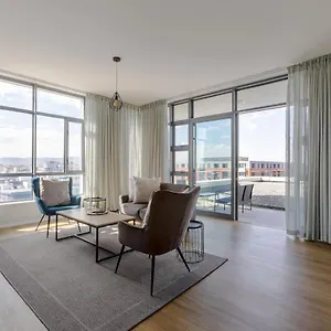 Apartment Axis Luxury By Century 